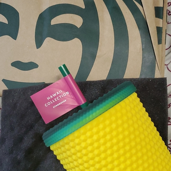 Starbucks Hawaii's cup collection - Picture 4 of 4